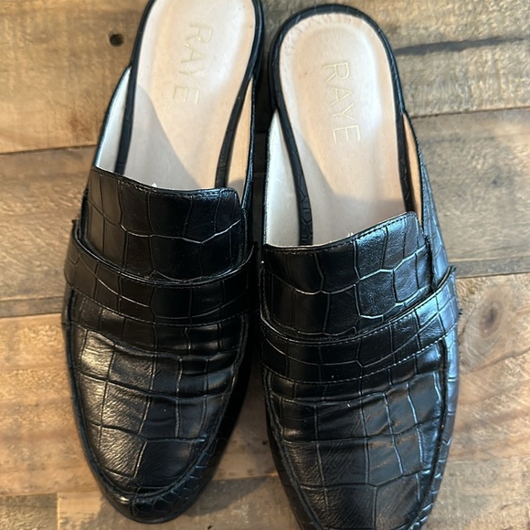 Raye crocodile embossed leather slides - Picture 1 of 3